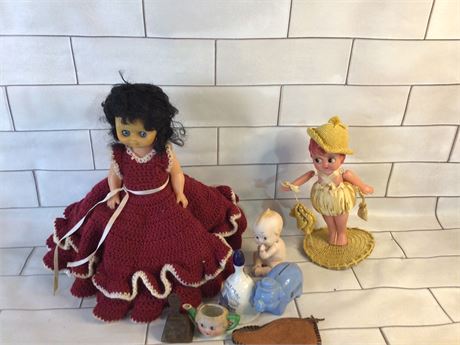 Lot vintage dolls